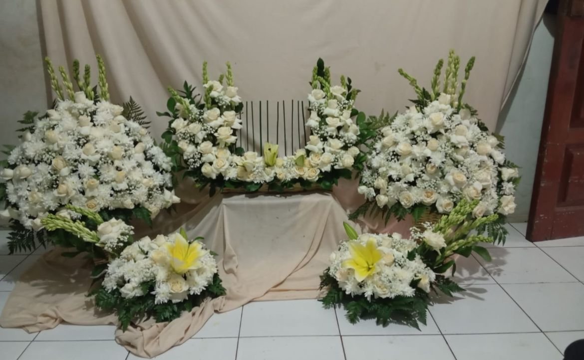 Paket dekorasi bunga rumah duka di Ciputat dekat Serua