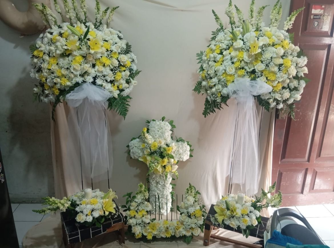 Paket lengkap dekorasi bunga rumah duka area Serua Ciputat