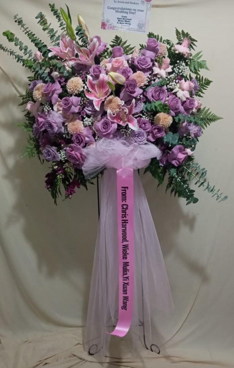 Standing flower congratulations dekorasi acara di Ciputat - CASSIOPEIA Florist