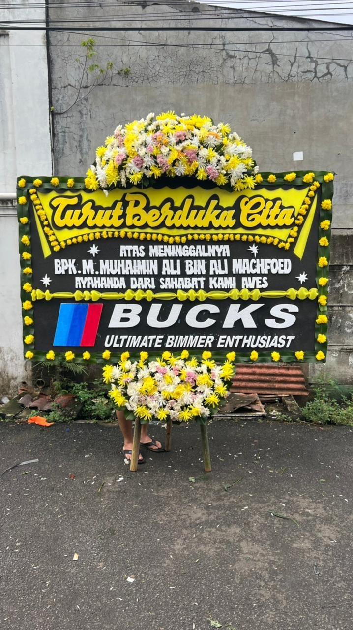 Bunga papan duka cita dikirim ke Tangerang Selatan - toko bunga terdekat CASSIOPEIA Florist Ciputat